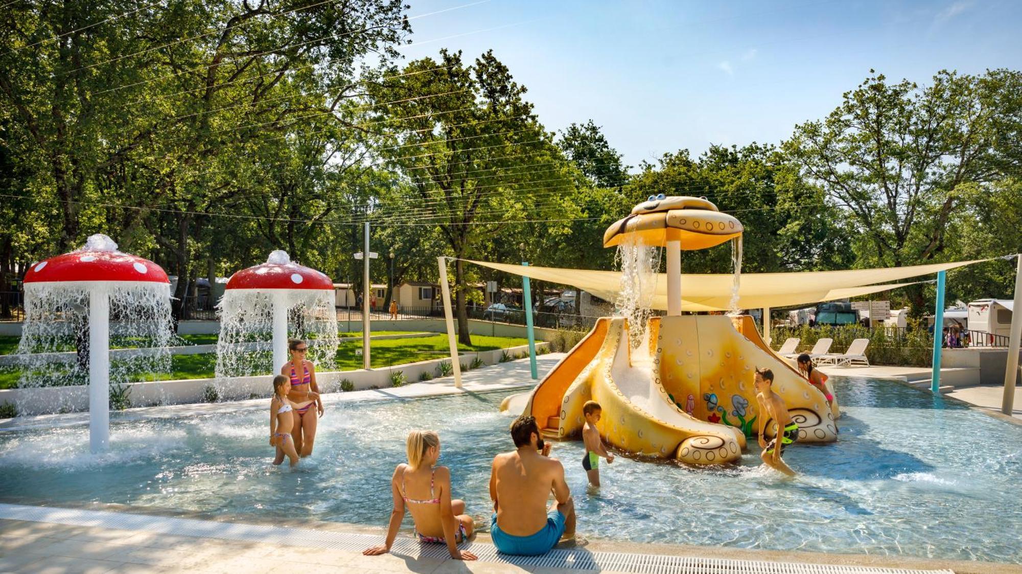 Aminess Planet Camping Maravea Resort - Pitches Novigrad Istria エクステリア 写真